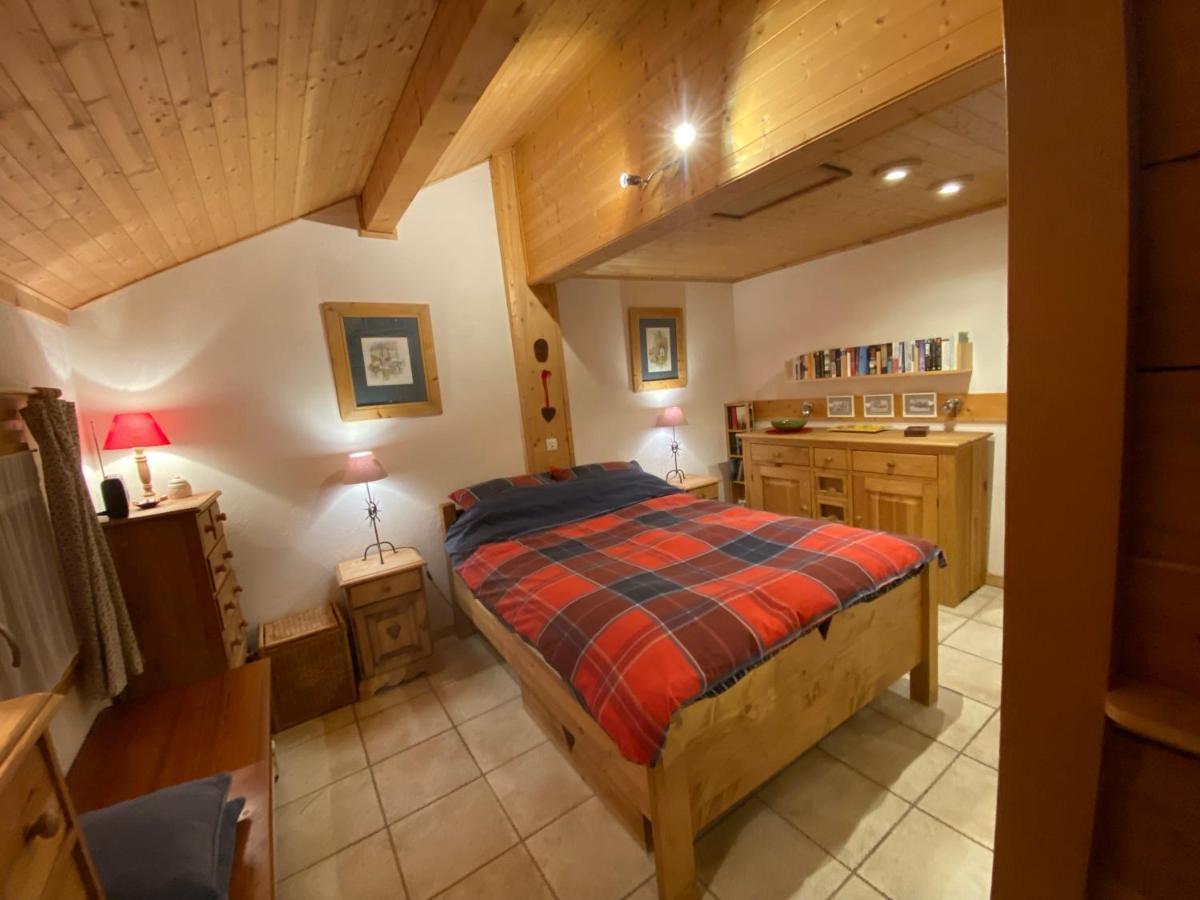 Chalet Les Chouettes Thones Exterior photo